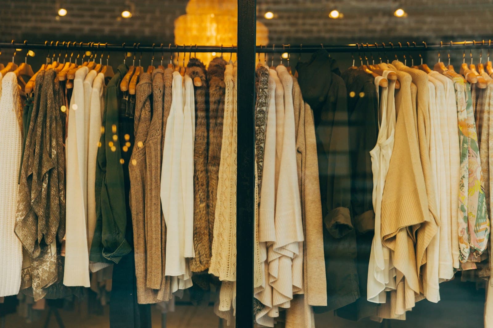 L’atelier Maison Sable — vitrine aux tons crème